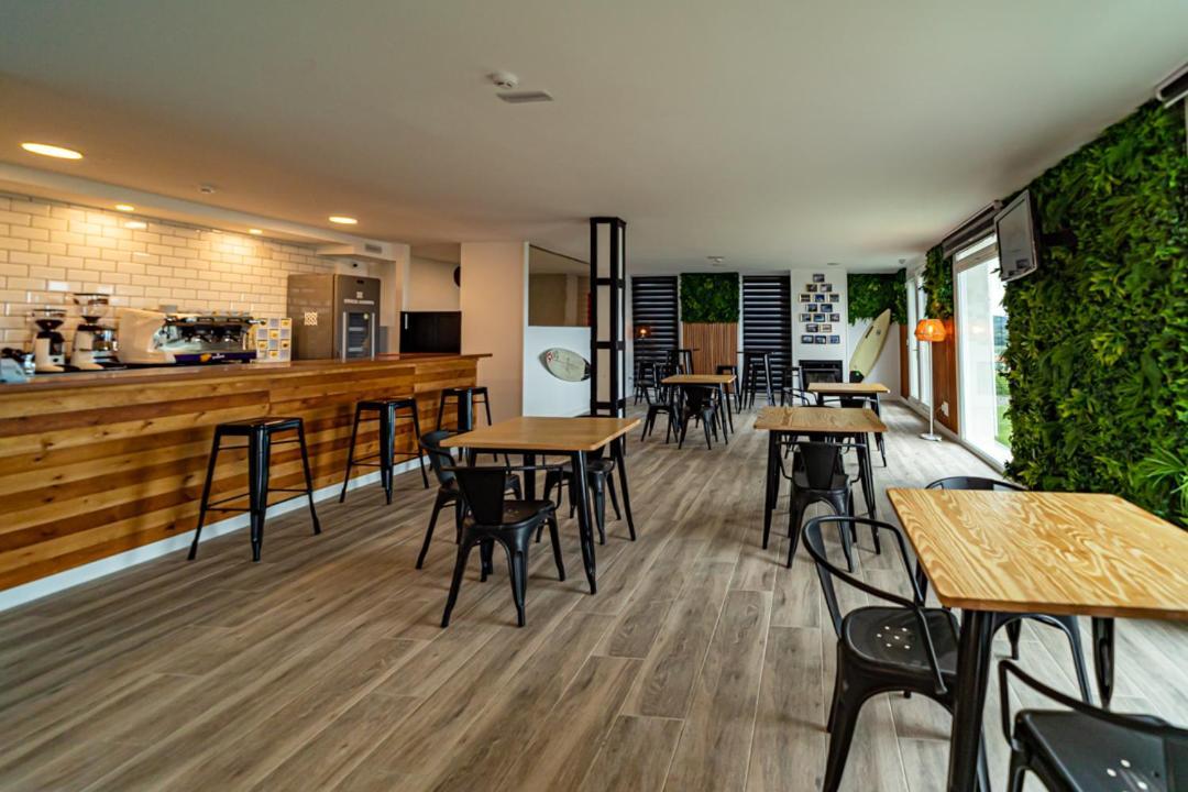 Alima Surf & Hotel Ахо Екстериор снимка